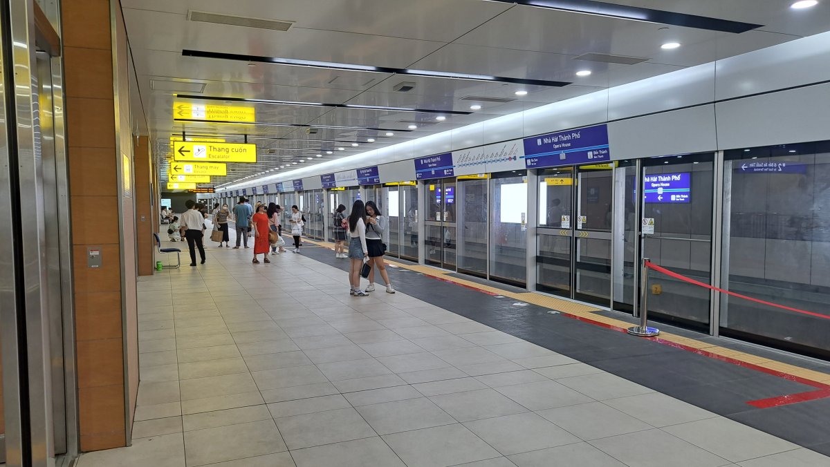地下鉄ホーム