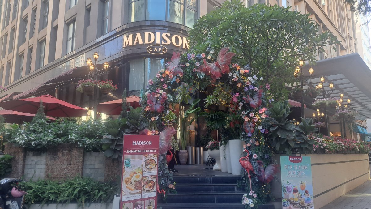 ホテル併設オシャレカフェ「Madisom Cafe」