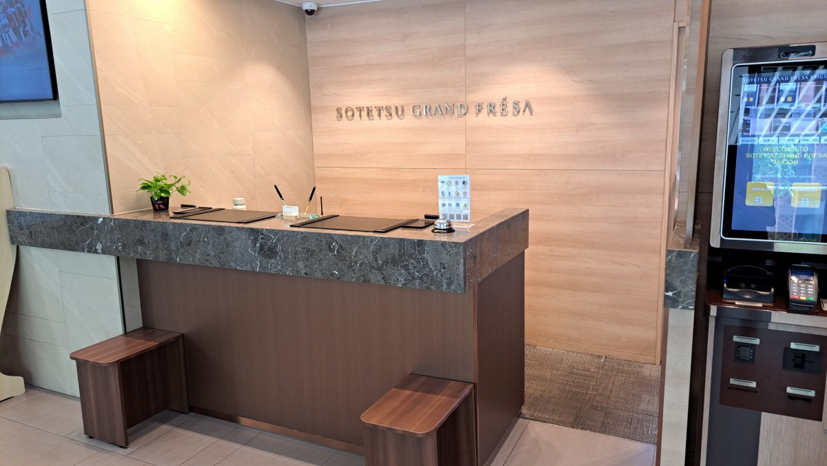 日本語対応ホテルのロビー