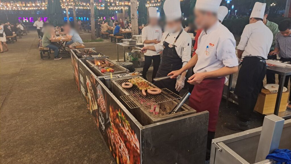 バーベキューでお肉を売っている