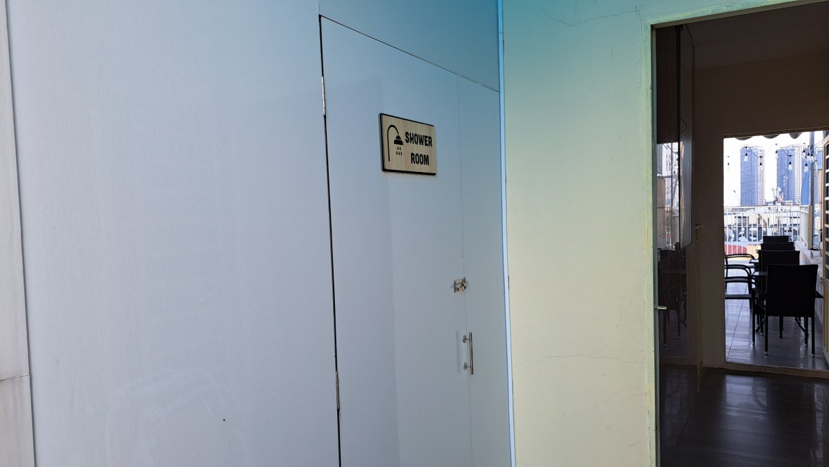 屋上にあるシャワールーム