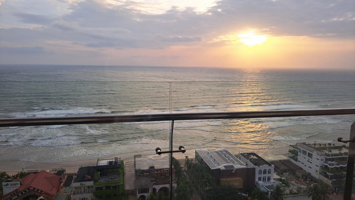 ミーケビーチからみる日の出