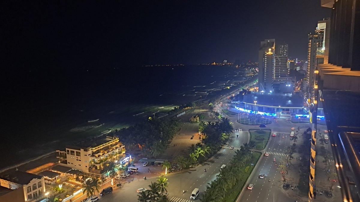 ミーケビーチの夜景