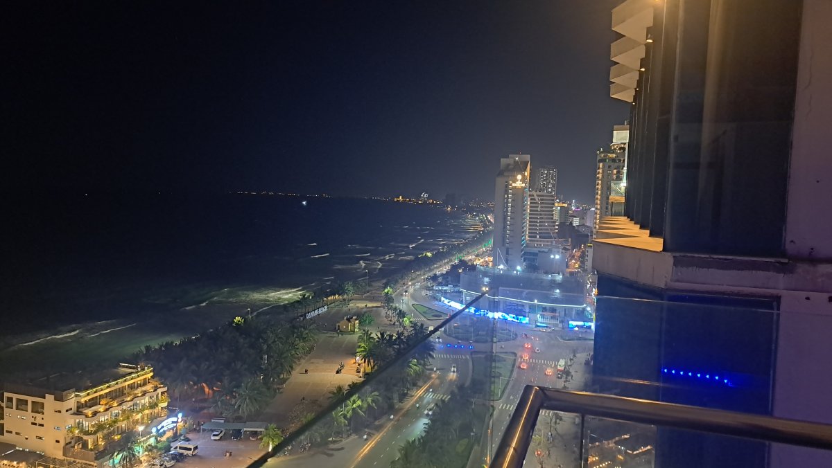 ミーケビーチの夜景