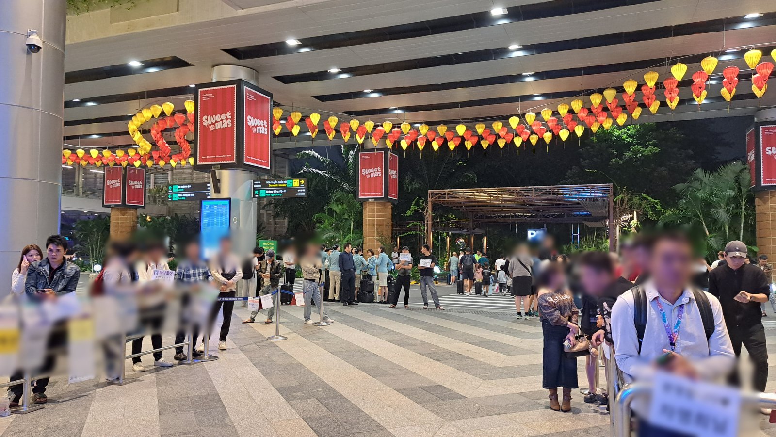 ダナン国際空港の出口