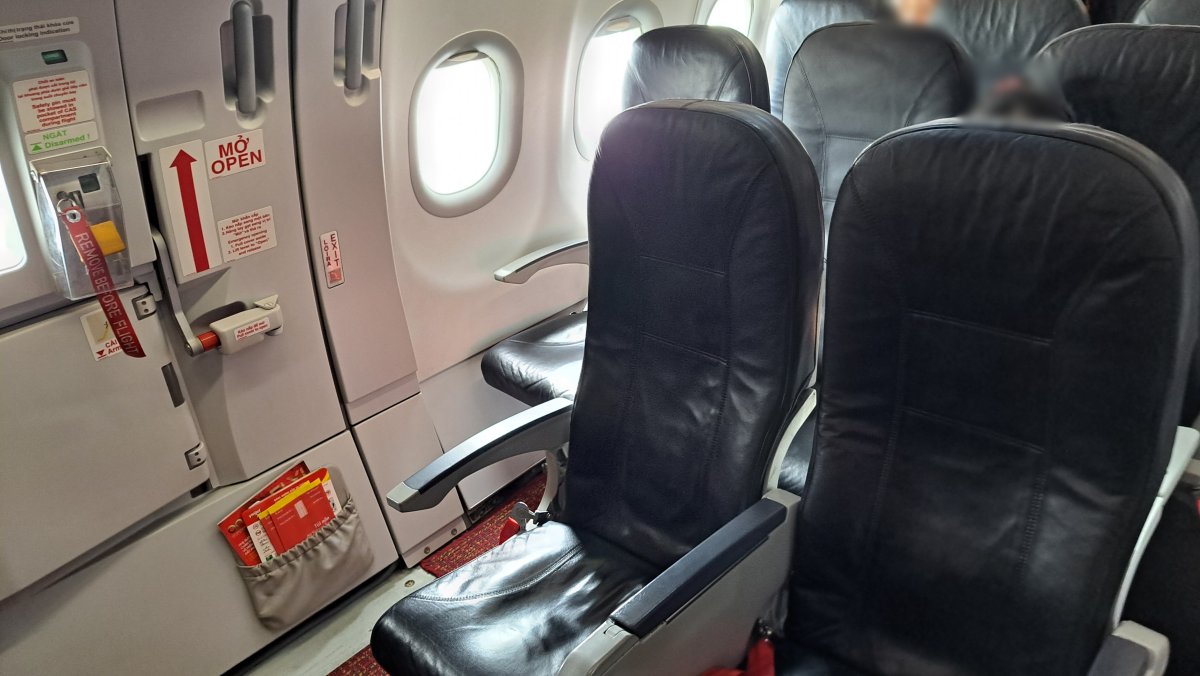 非常口付近の座席