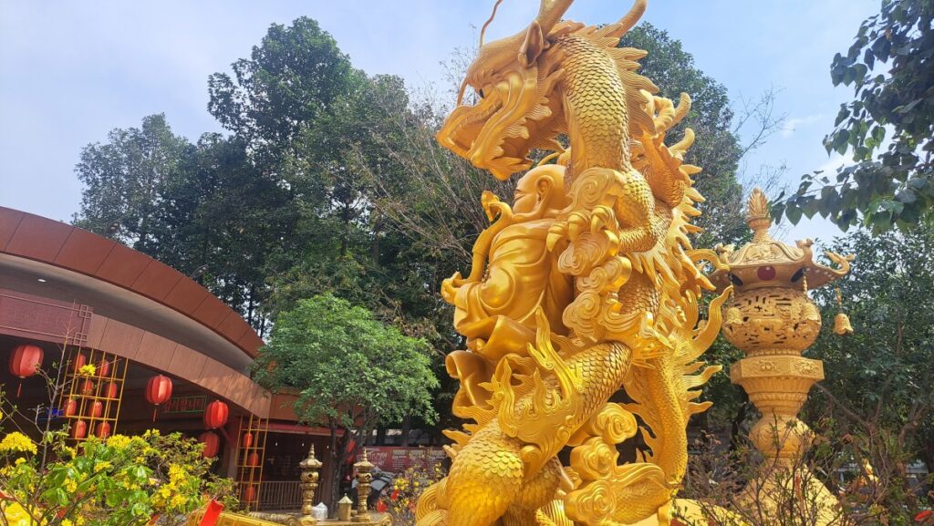 スイティエン公園のモニュメント