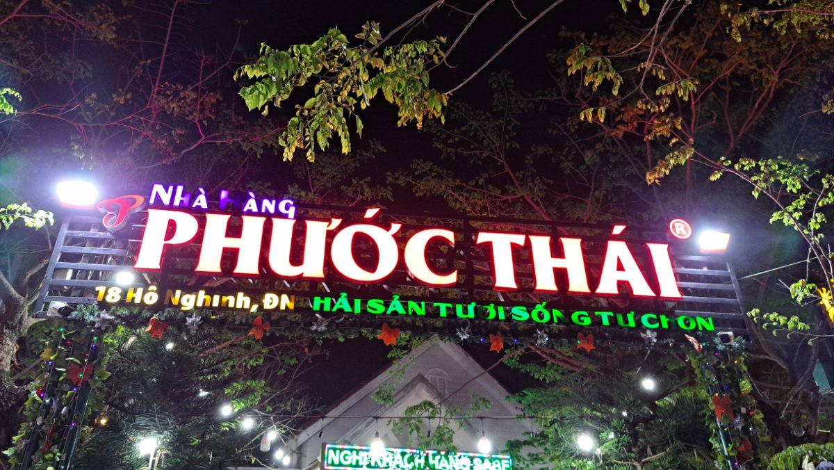 PHUOC THAI(フォックタイ)の看板