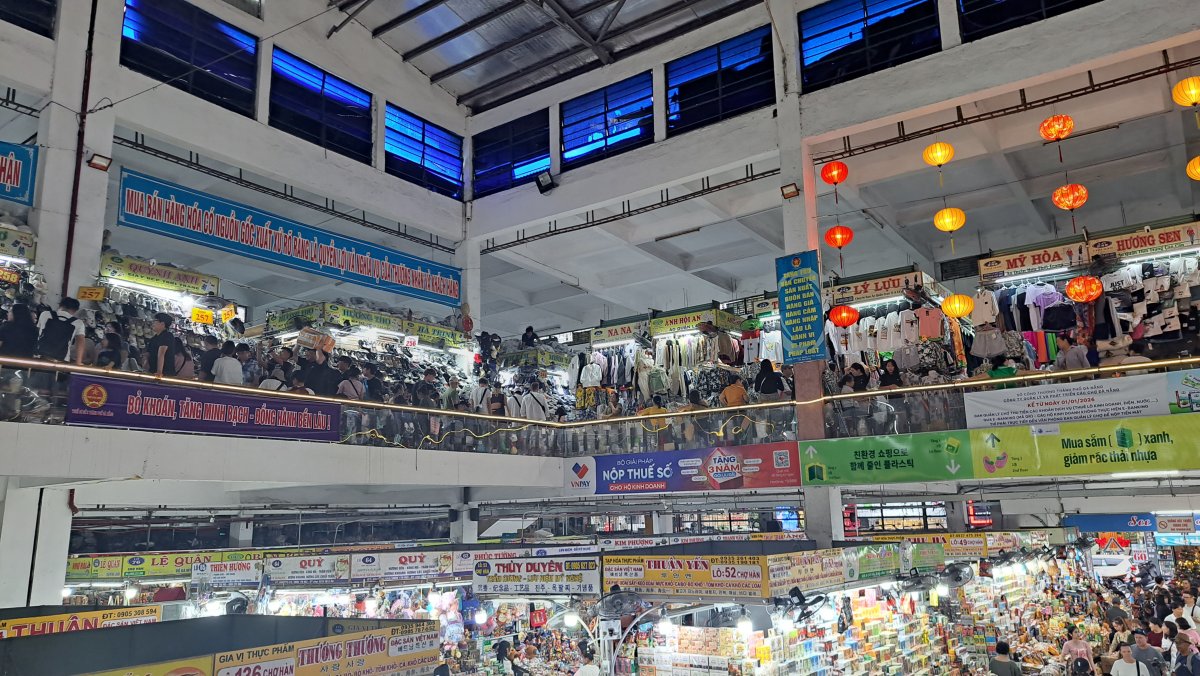 2階建てで有名な市場