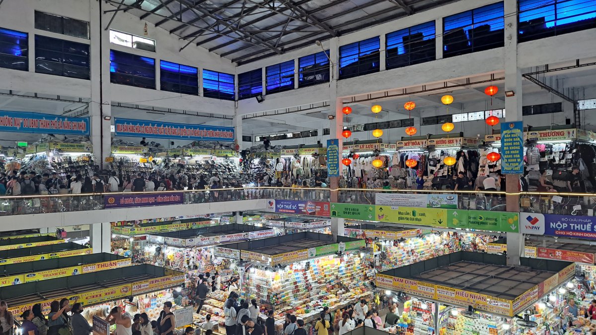 2階に上って全体を眺める