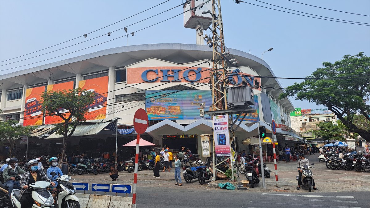 コン市場の外観