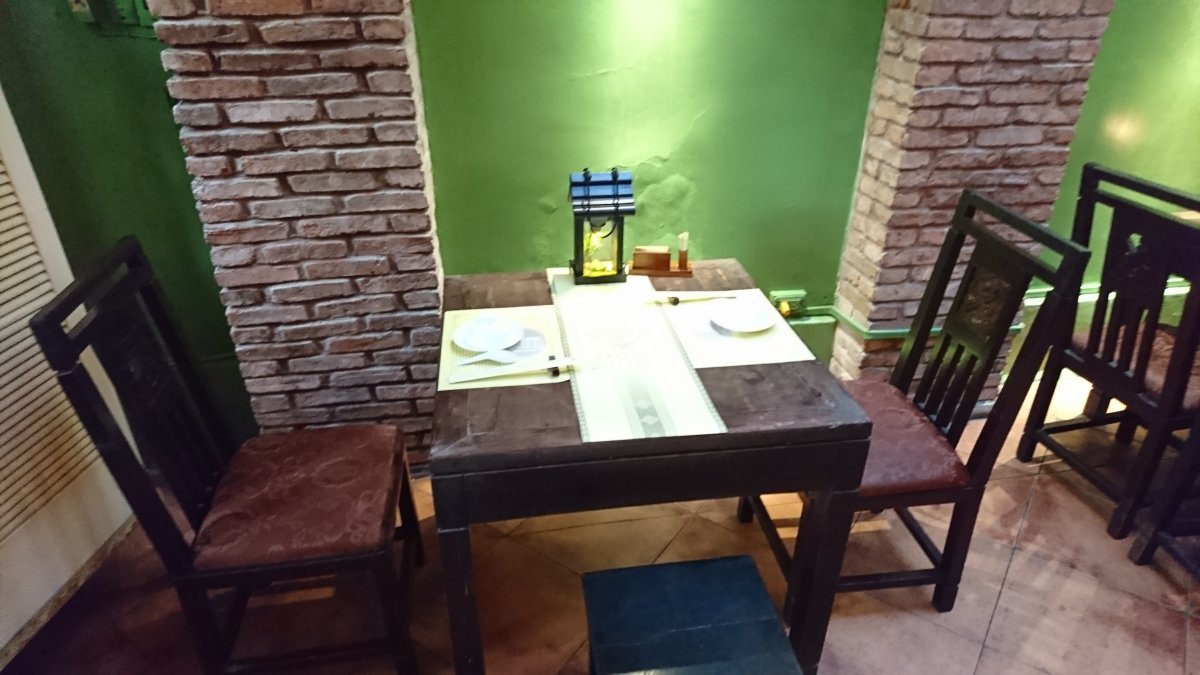 テーブルと椅子