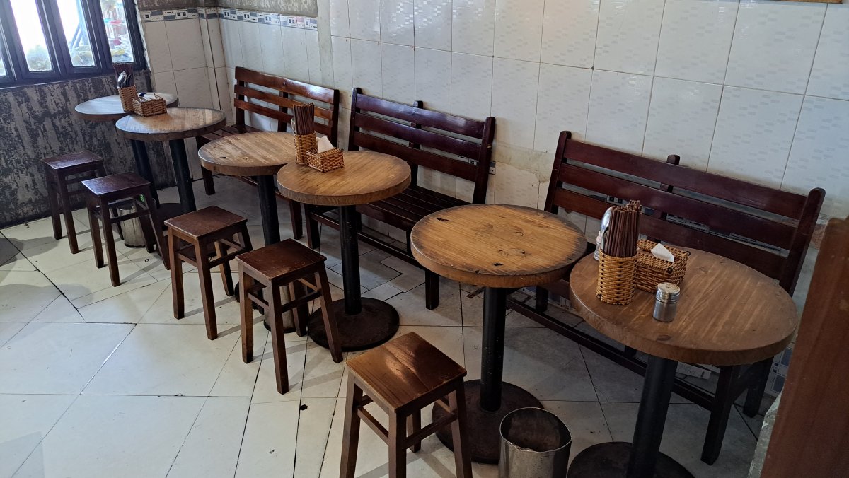 ぷちオシャレな店内