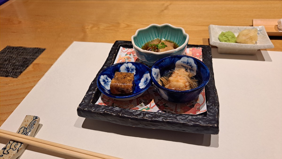 すし処 きよ田の前菜三種(うなぎのにこごり・カンパチの煮物・海老の天ぷらあんかけ)