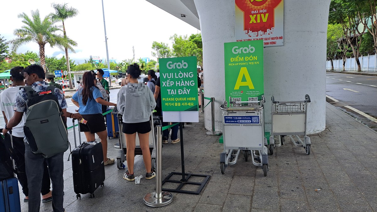 国内線のGrabピックアップポイントAの案内