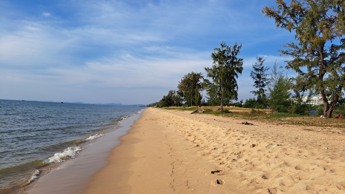 西海岸の白浜ビーチ